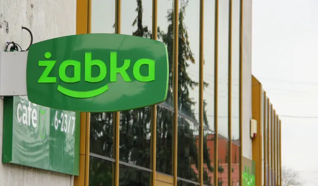 PKO wchodzi do Żabki. Rewolucja w sklepach staje się faktem. Sprawdzamy, co się zmieni
