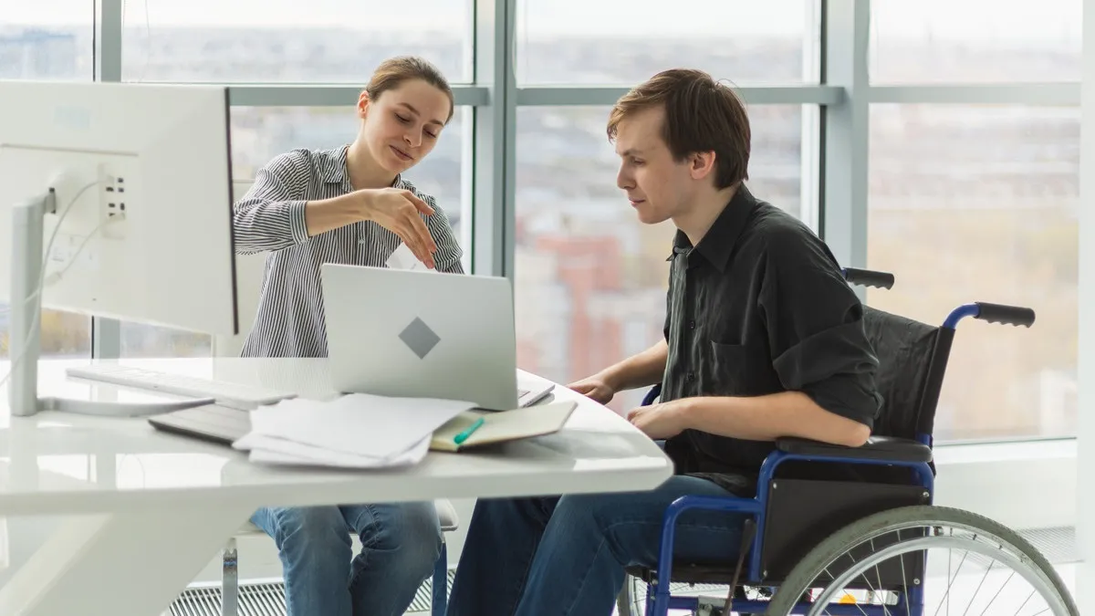 Pracodawca łatwiej zawnioskuje o dopłatę do pensji niepełnosprawnego pracownika