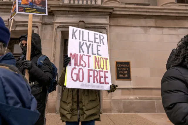 Uniewinnienie Kyle’a Rittenhouse’a. Zawiódł sędzia i ławnicy czy cały system prawny?