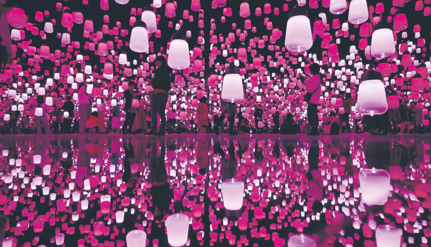 Wystawa kolektywu artystycznego teamLab w Tokio, kwiecie