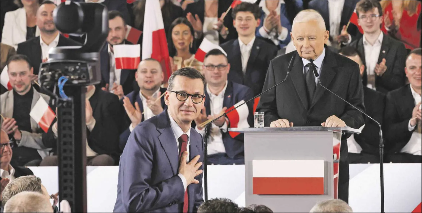 Były premier Mateusz Morawiecki i prezes PiS Jarosław Kaczyński