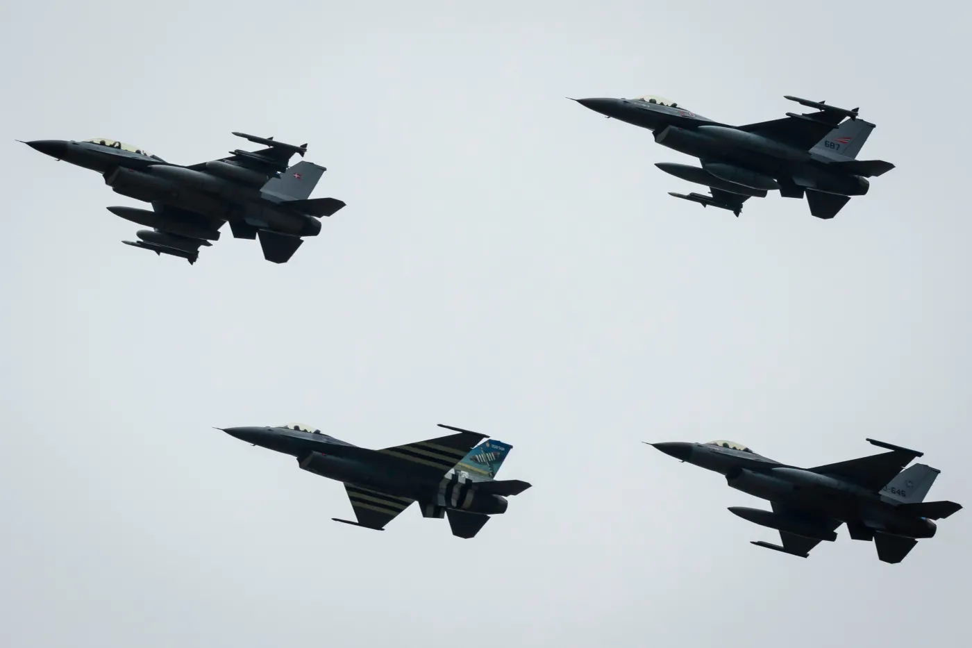 Mocarstwa NATO gromadzą siły. Przerzucają myśliwce na małą wyspę