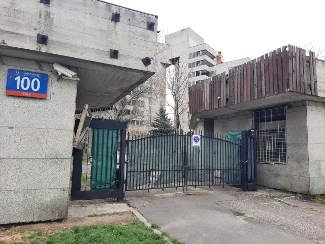 „Szpiegowo”: Nieruchomość w rękach Warszawy [ZDJĘCIA]