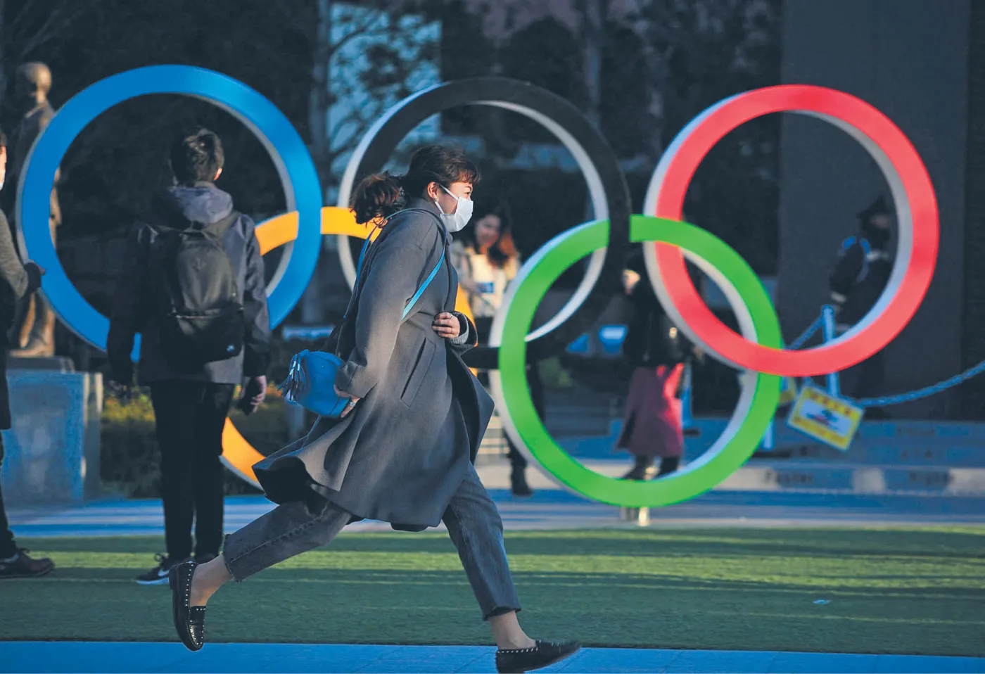 Zaraza wśród kwitnących wiśni