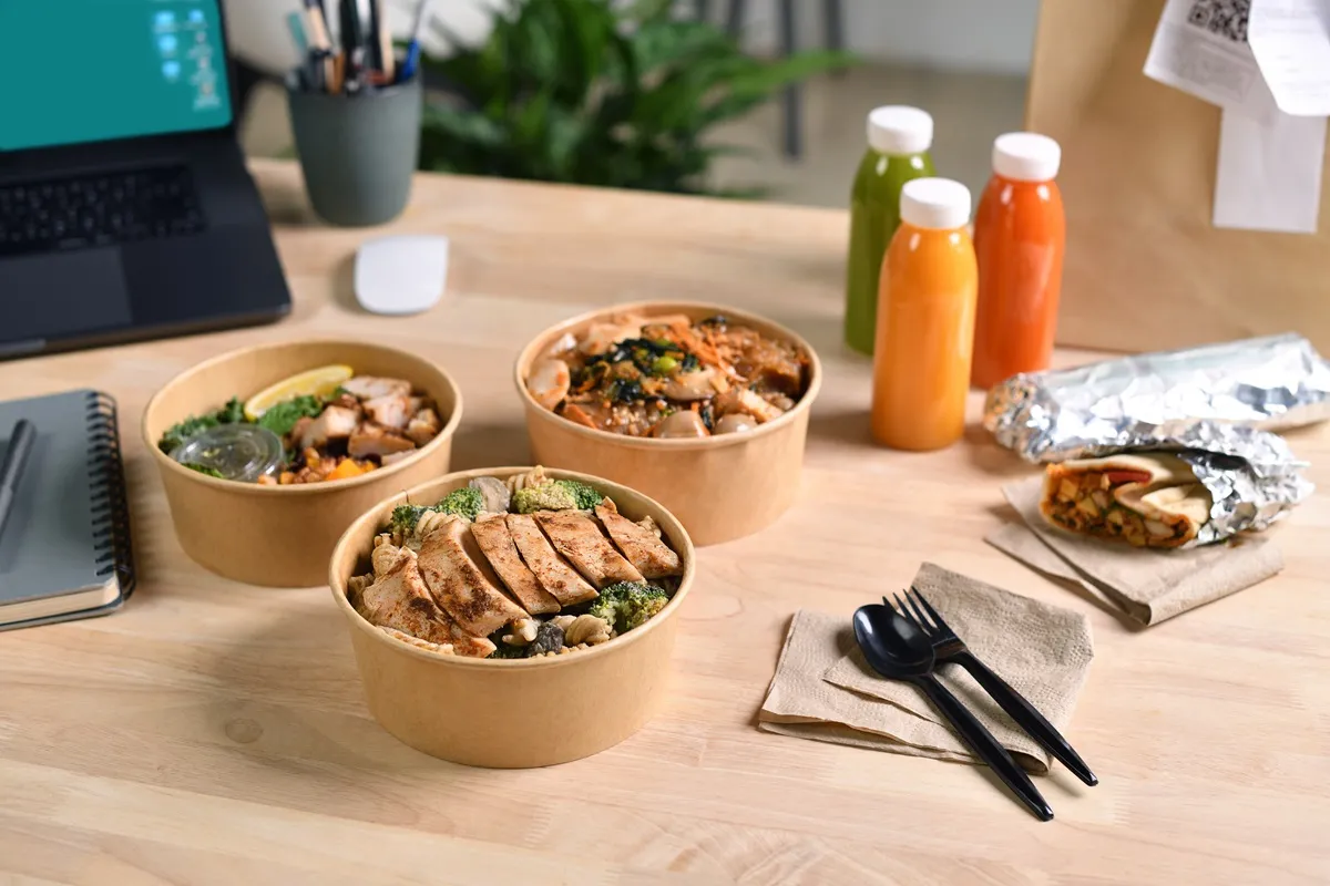 dofinansowanie posiłków w pracy benefit pracowniczy powrót do biur.