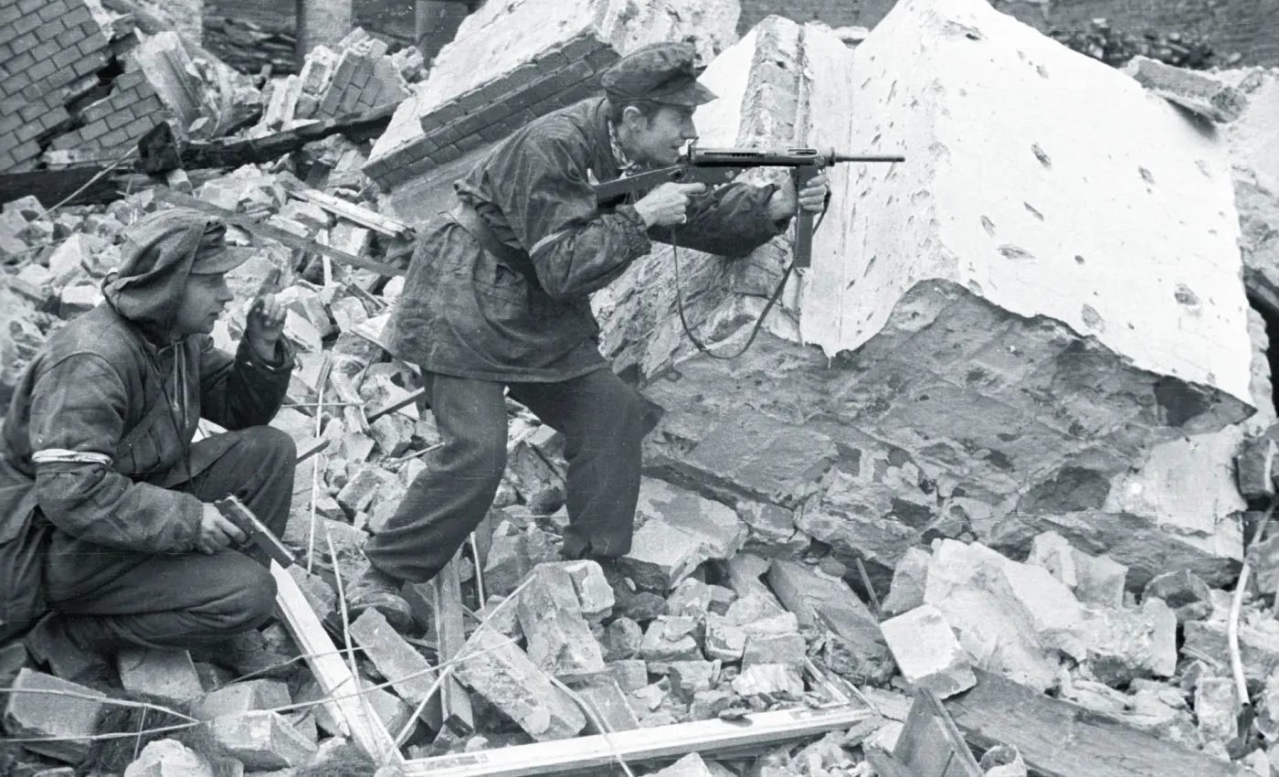 Polska zatrzyma się dziś o 17