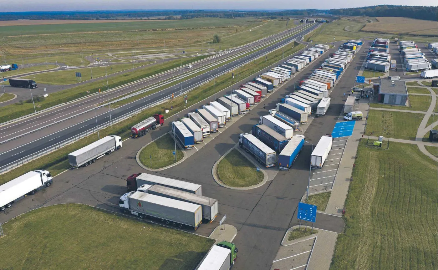 Przeciwnicy zielonego zwrotu pod ścianą