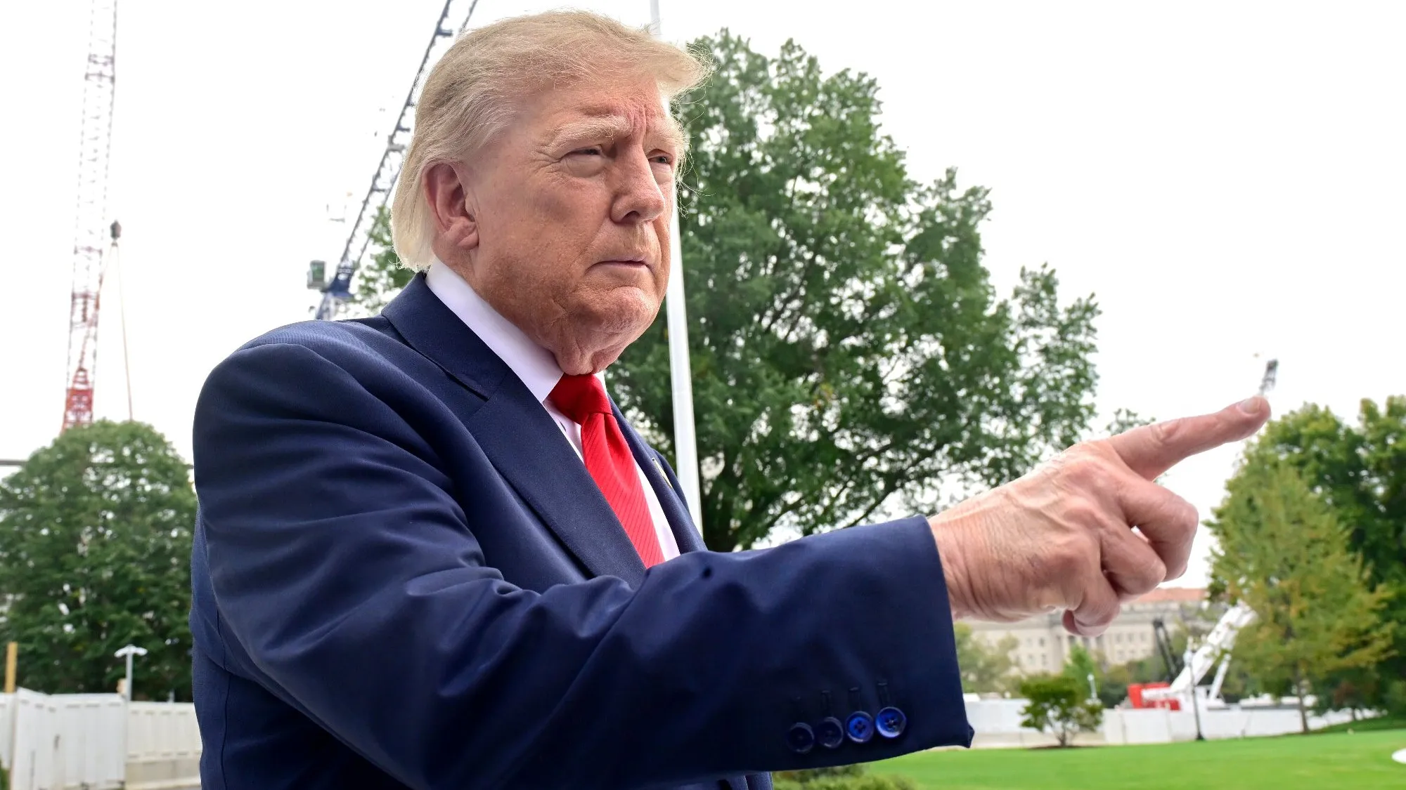 Trump zabrał głos ws. pomocy dla Ukrainy. „Pomagamy im”