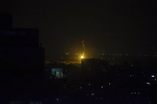 Konflikt izraelsko-irański. Rakiety uszkodziły rurociągi w rafinerii w Hajfie