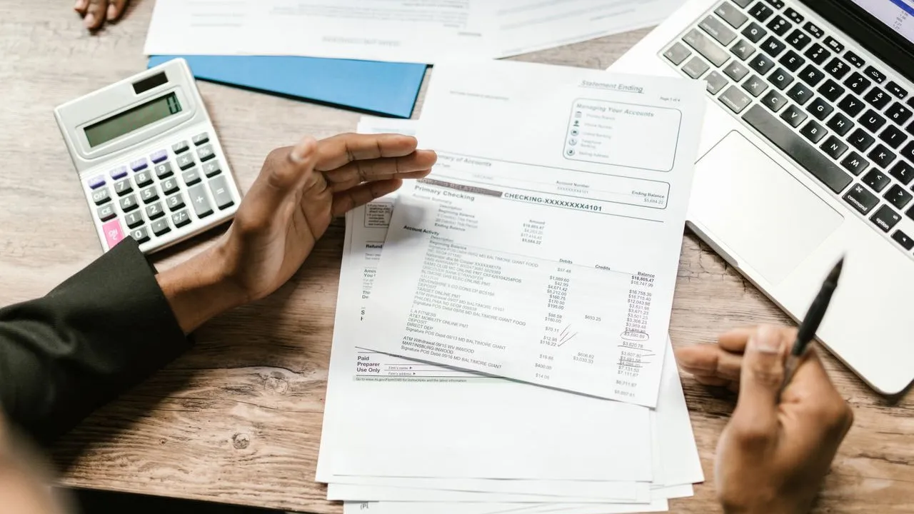 Który leasing wybrać dla swojej firmy – operacyjny czy finansowy? Porównanie