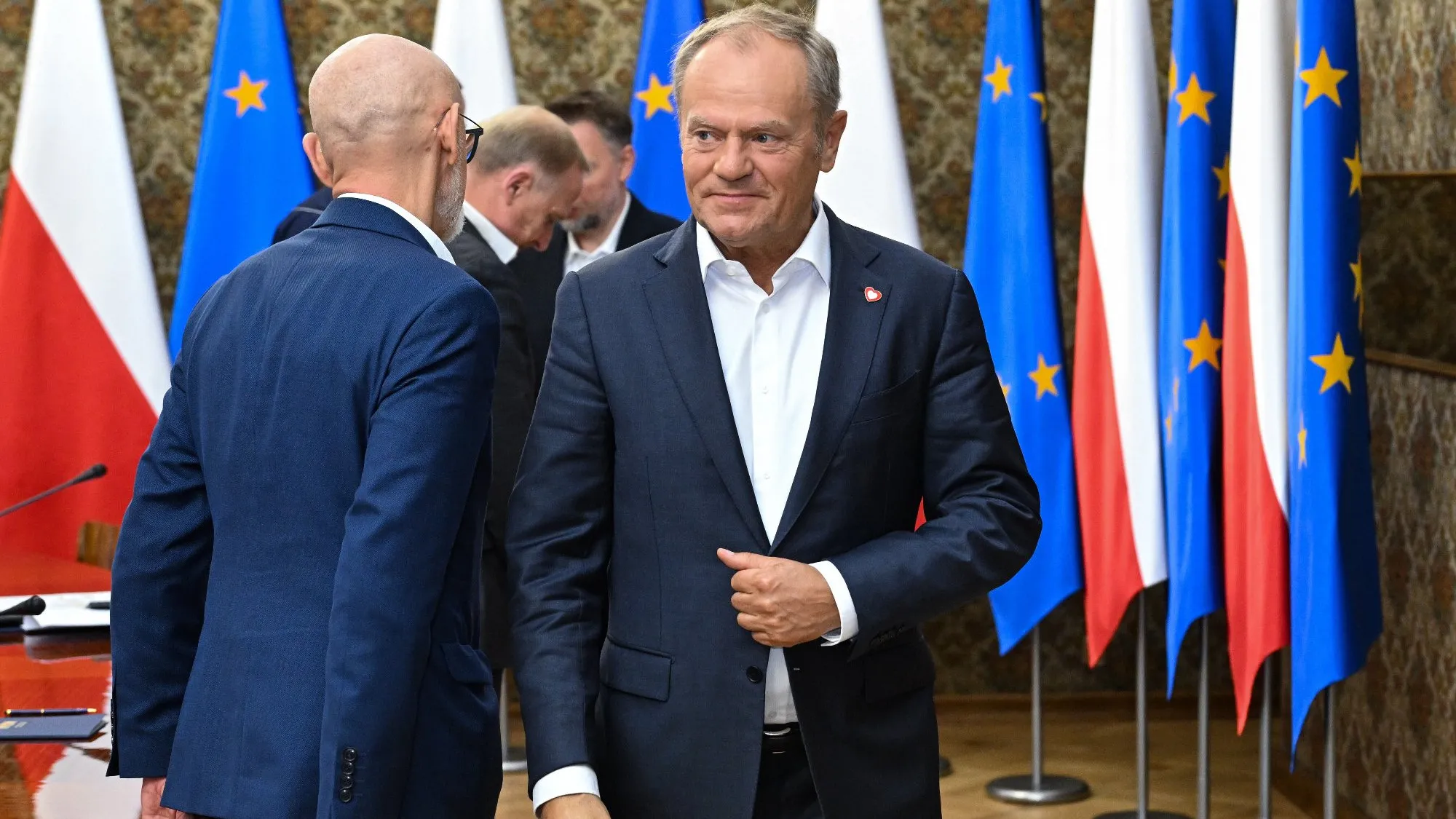 Nie będzie cenzury internetu ani policyjnego nadzoru szkół. Donald Tusk apeluje do rodziców