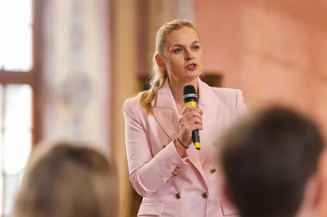 Nowacka o podwyżkach dla nauczycieli. Podała terminy