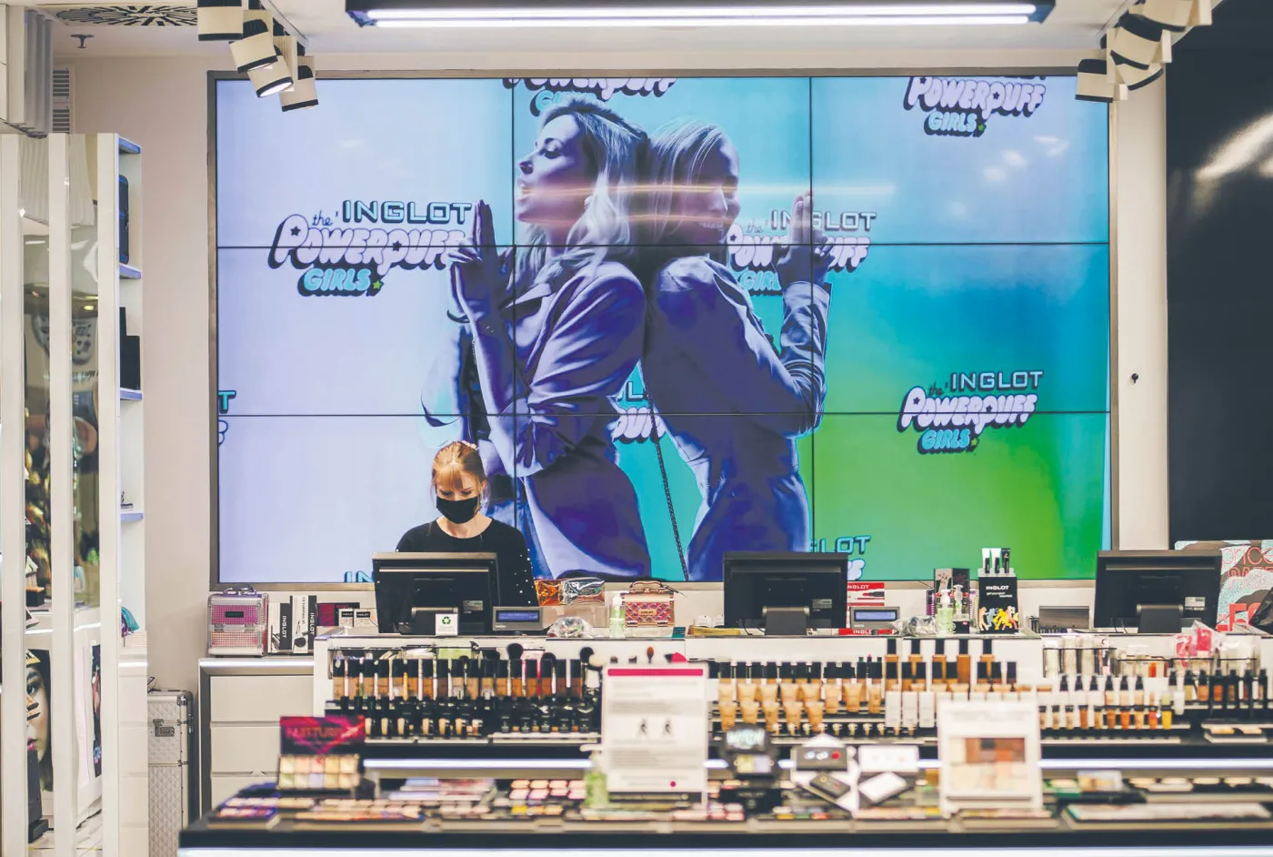 Galerie ciągle na minusie