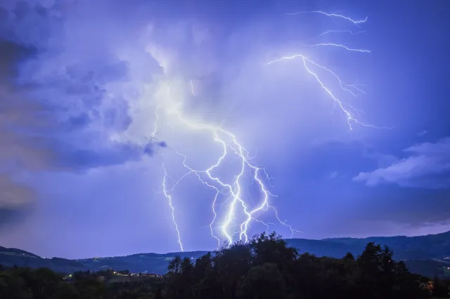 IMGW o pogodzie dziś i jutro: Upały i gwałtowne burze