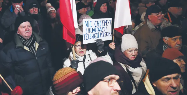 Gra na chaos wokół TVP. Jak wyglądają scenariusze działań rządzącej koalicji?