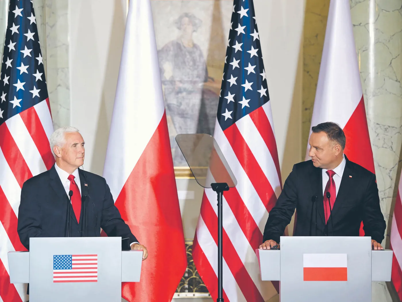 Wizy bliżej, ale Trump dopiero po wyborach