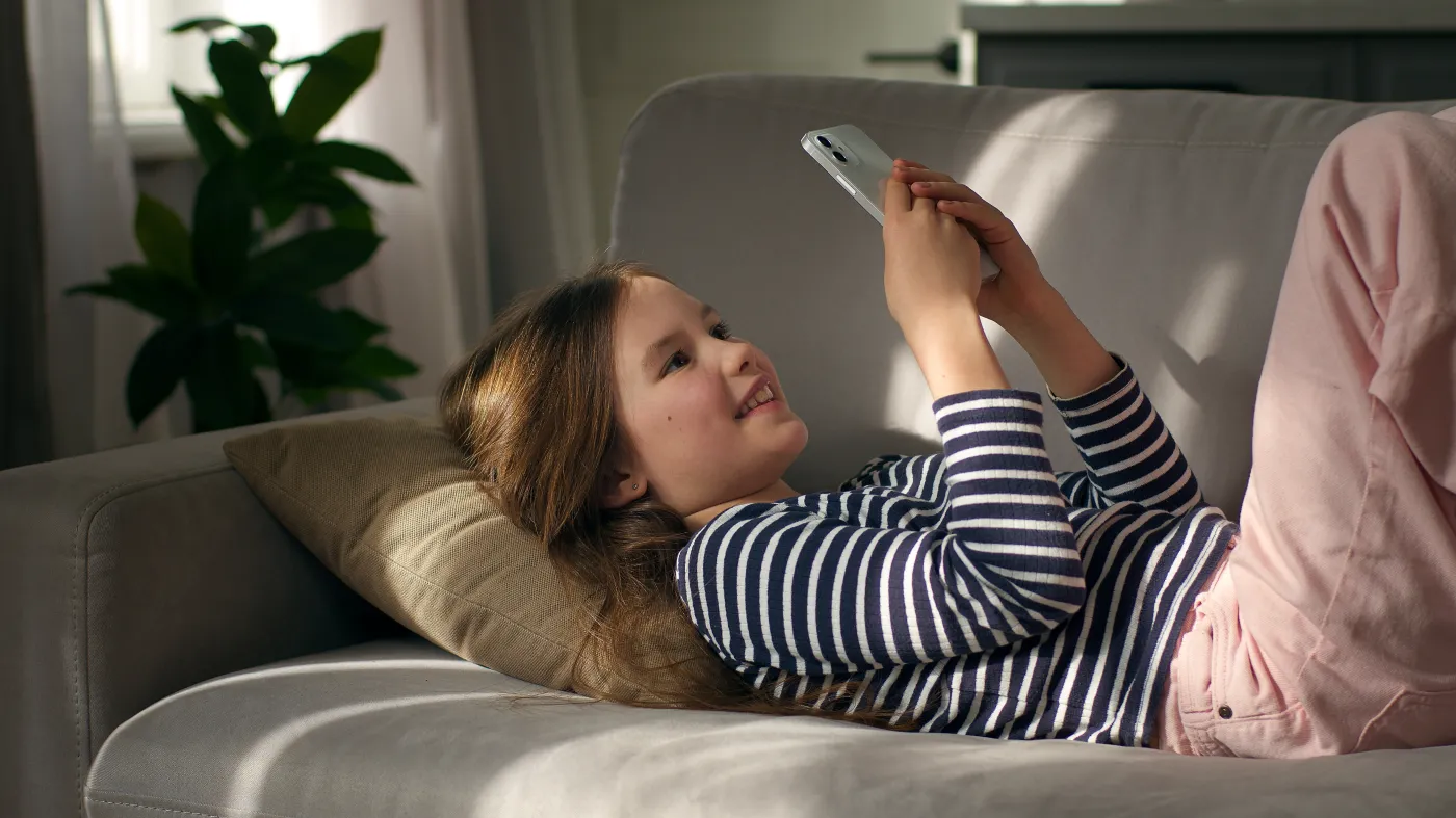 Dziewczynka z telefonem