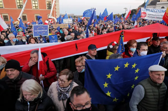 Manifestacja poparcia dla obecności Polski w UE. Rzecznik KSP: 9 osób zatrzymanych