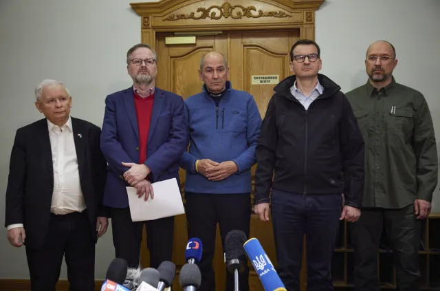 Kaczyński w Kijowie: Na Ukrainie potrzebna jest misja pokojowa NATO lub szerszego układu międzynarodowego