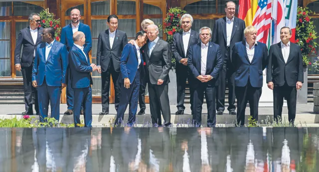 Sankcje nie przeszkadzają Putinowi się bogacić. Rosja nadal zarabia pieniądze na ropie