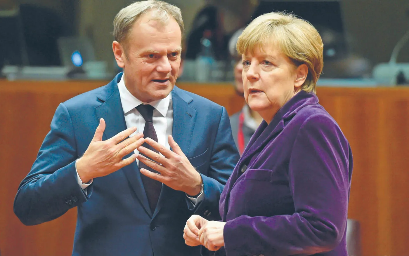 Tusk pomiędzy ambicjami Berlina a dyktatem Paryża