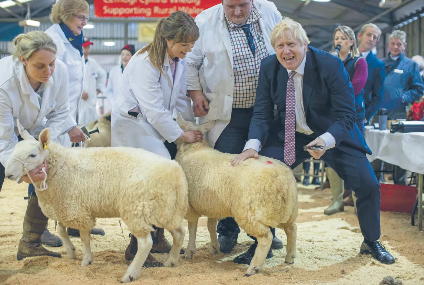 Wydawać dużo kontra wydawać jeszcze więcej. Jak obiecywać, to wszystko