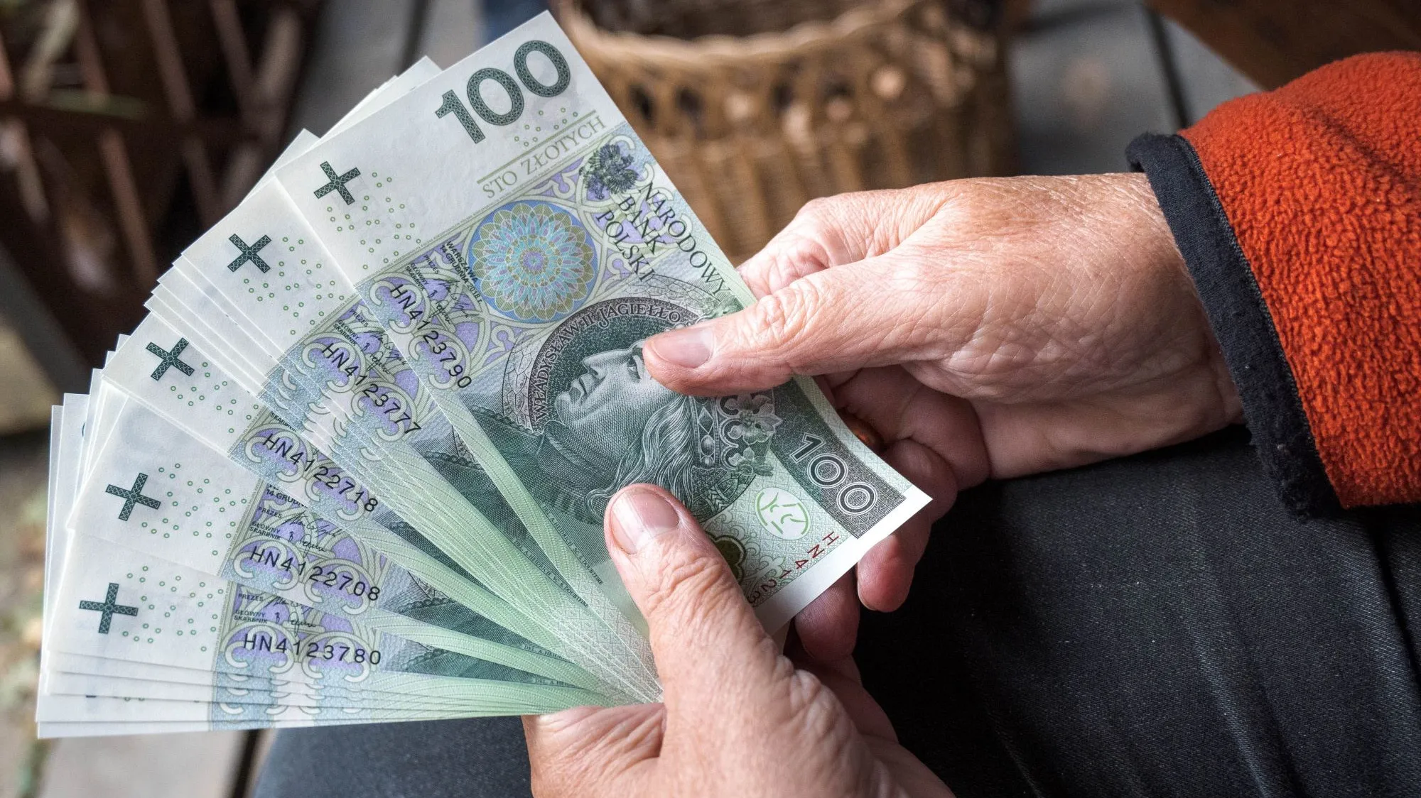 Przepracował 47 lat u jednego pracodawcy. Taką emeryturę wyliczył mu ZUS