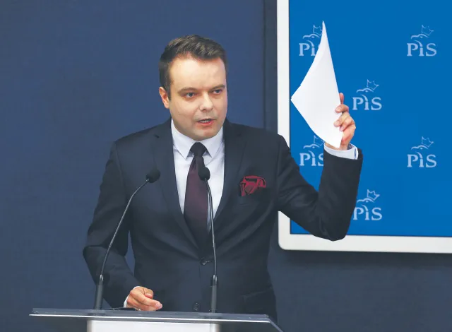 Zamiast przełamania klinczu w TK, jest kolejny