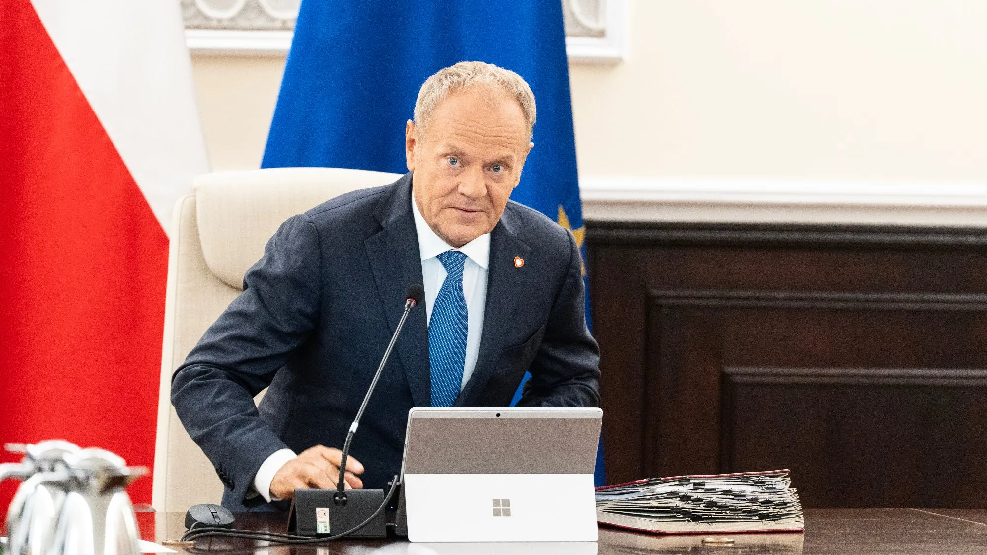 Ważne służby w strefie najwyższej gotowości. Premier Donald Tusk „normalnie pracuje” mimo niepokojącego sygnału