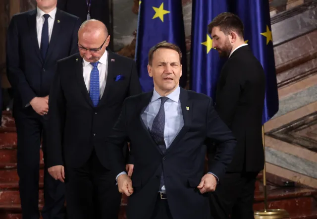 Sikorski: Doprecyzowanie słów prezydenta Dudy na temat Krymu zamyka sprawę