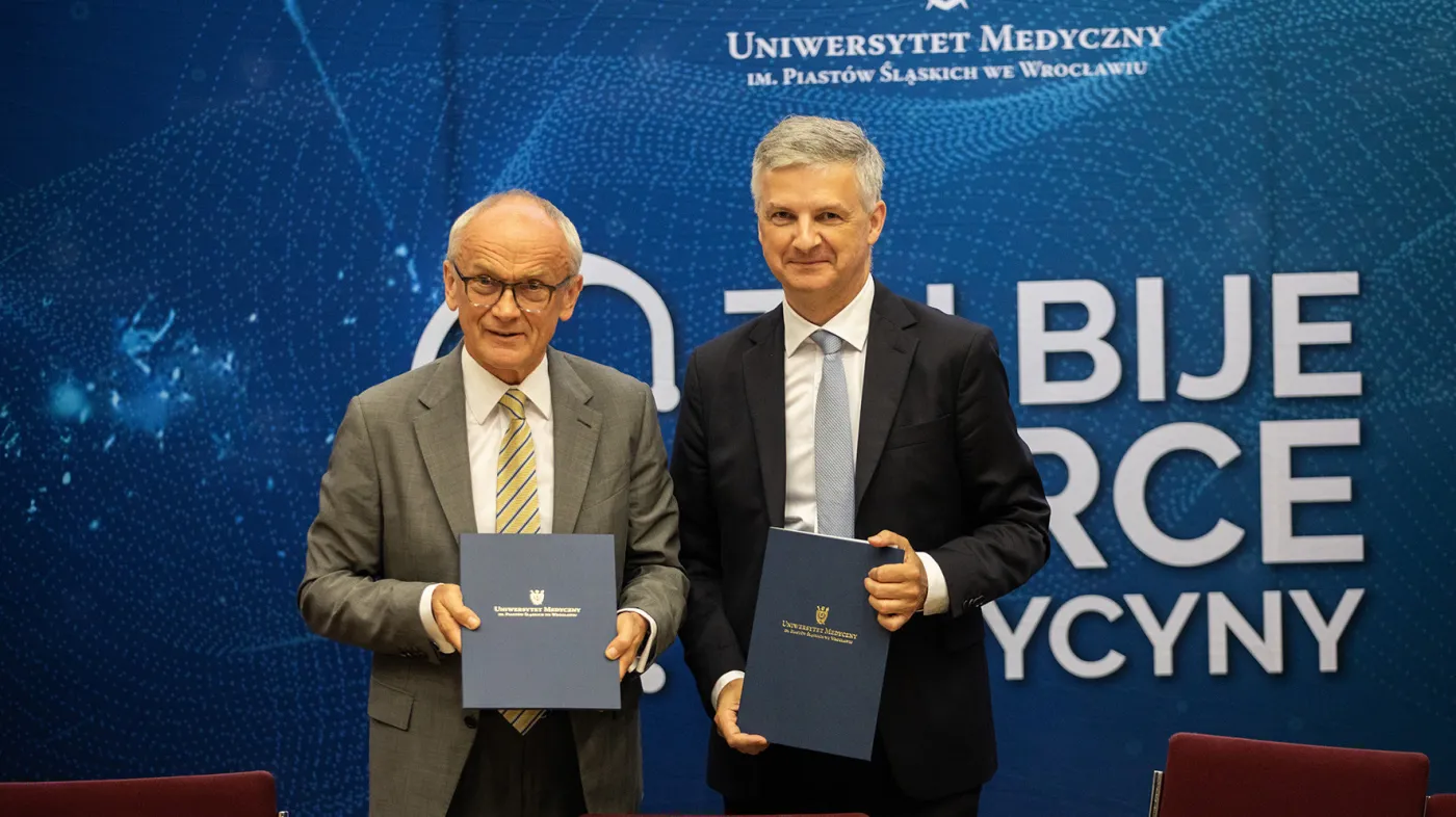 Uniwersytet Medyczny we Wrocławiu i AstraZeneca zacieśniają współpracę na rzecz nauki i pacjentów
