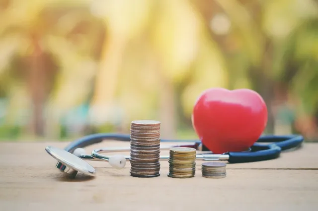 Jak obliczyć okres zasiłkowy pracownikowi, gdy ZUS odmówił mu prawa do świadczenia rehabilitacyjnego