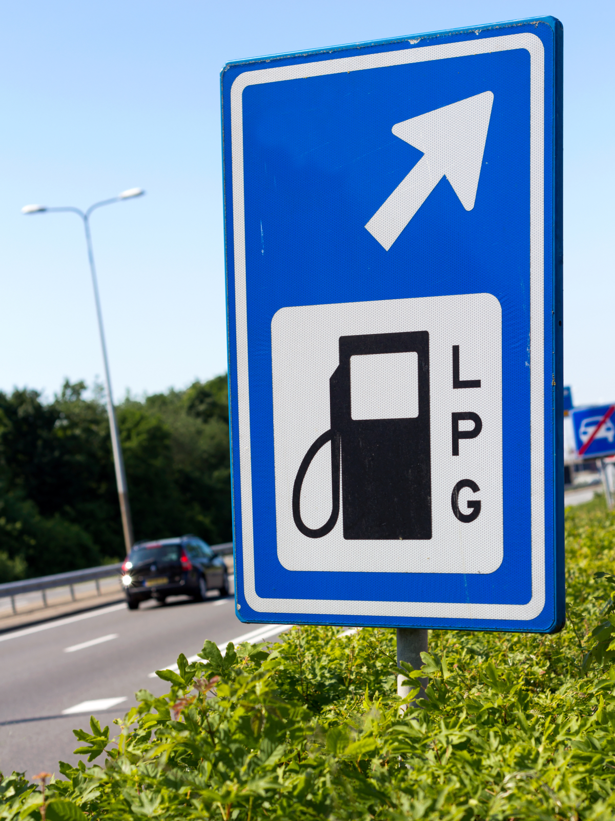 LPG drożeje mimo tarczy paliwowej. Rząd zabrał głos w sprawie cen gazu dla kierowców