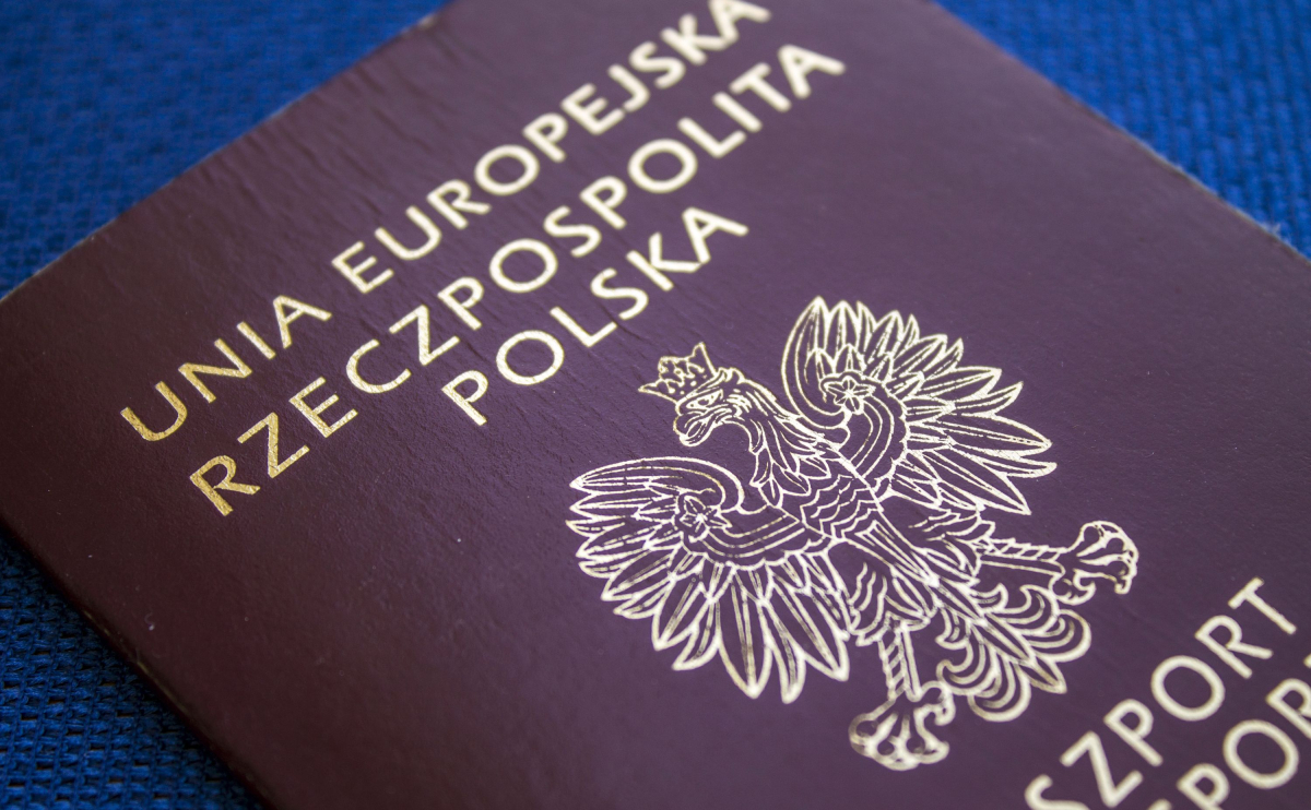 Jak złożyć wniosek o paszport i ile to kosztuje? Nowe możliwości mObywatela