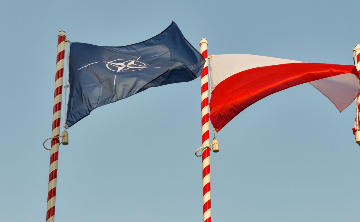 Artykuł 4 NATO [treść]. Polska składa wniosek o uruchomienie