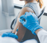 Szczepienia HPV w szkole: gdzie kończy się rola dyrektora, a zaczyna POZ